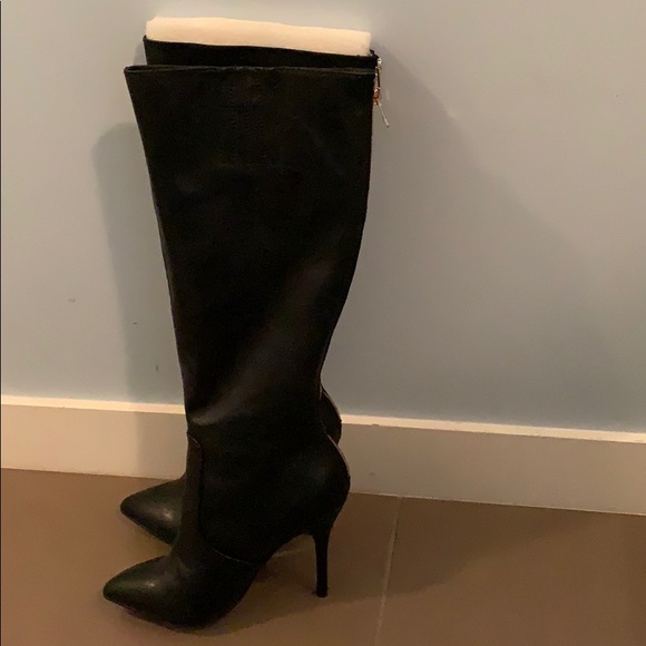 Boots - Picture 3 of 7